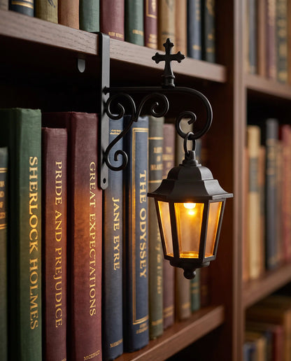 Vintage Lantern Book Nook Light – Cozy Bookshelf Decor